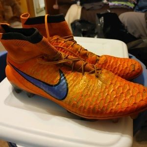 Womens nike soccer cleats